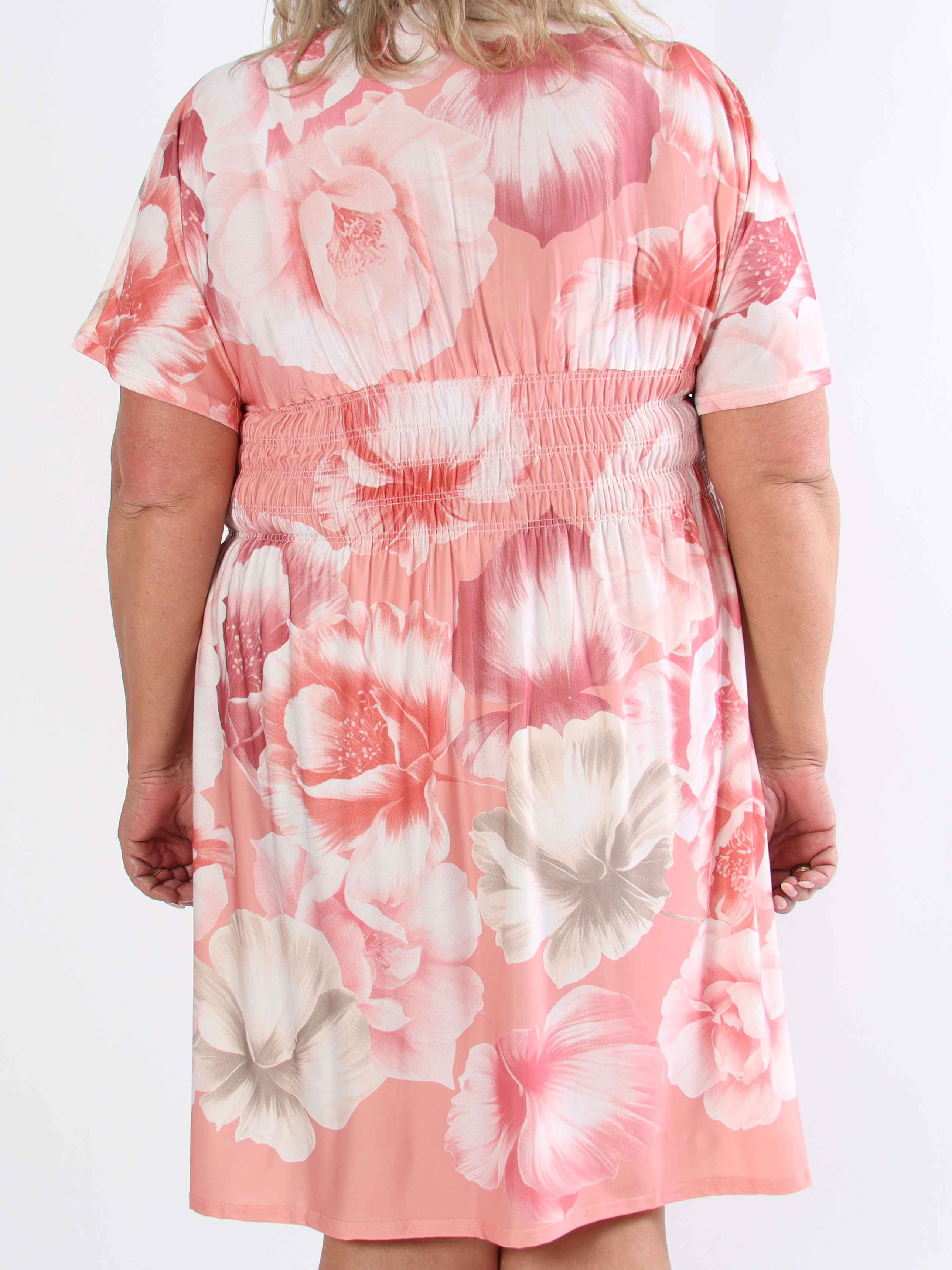 Pams Peony Short - Kort elastisk plus size-klänning med blommigt tryck